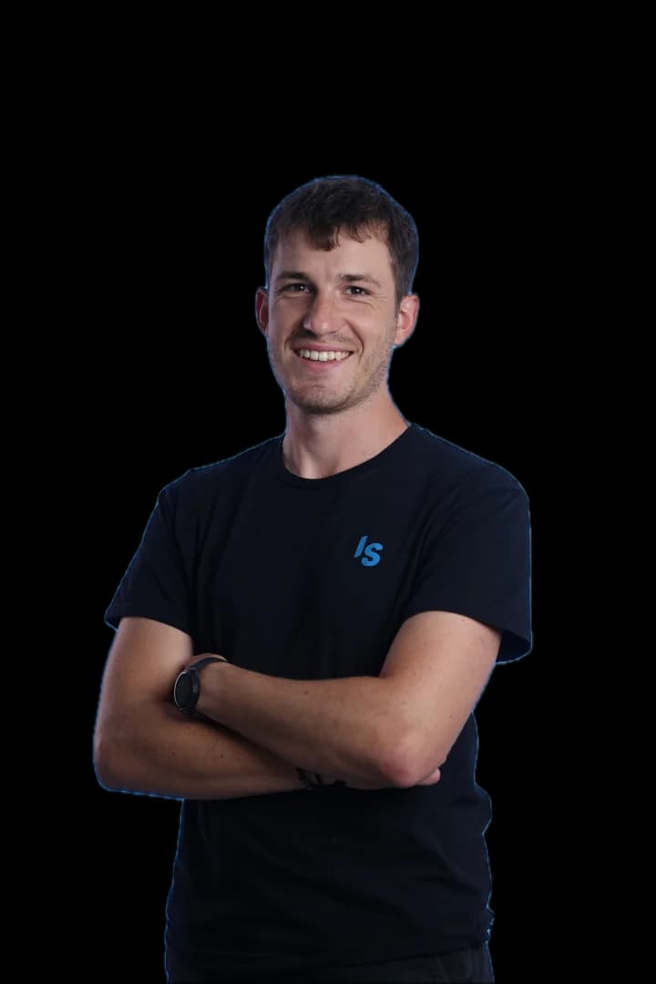 Simon Tonelli — Social Media Manager